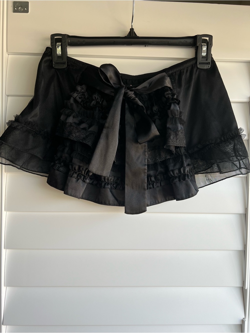 Black lingerie bottom
Victoria Secret
